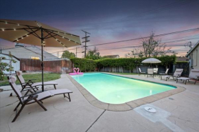 Chic Boho Retreat - Pool, Patio, Mini Golf & Arcade, Mins from Universal Studios!